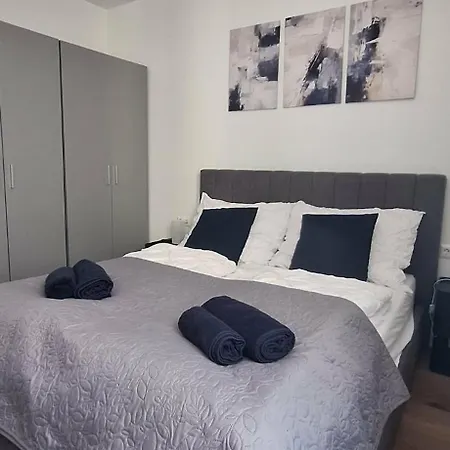 Deep Blue Apartman *